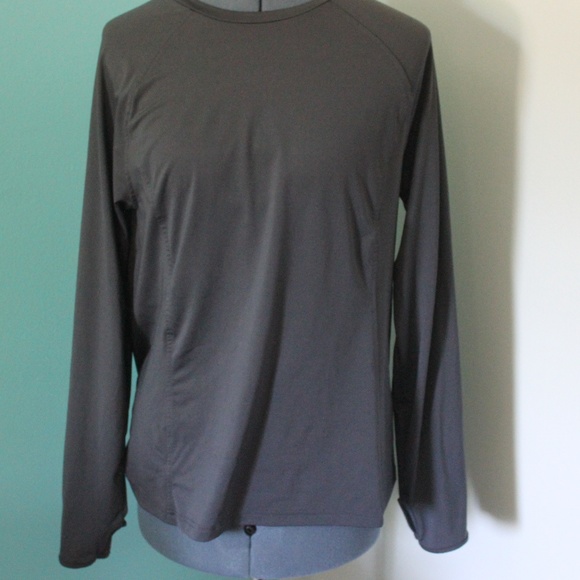 Old Navy Workout Shirt With Reflective Strip - Picture 3 of 5